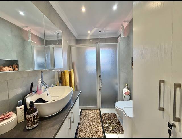 3 BEDROOM TOWNHOUSE FOR SALE IN JEFFREYS BAY CENTRAL